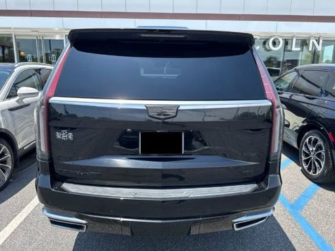 Used 2021 Cadillac Escalade Premium Luxury RWD image 4