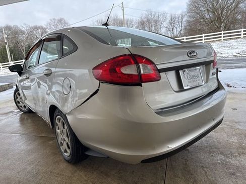 Used 2013 Ford Fiesta S image 9