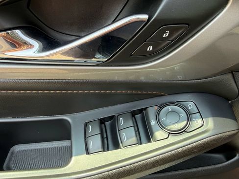 Used 2020 Chevrolet Traverse LS AWD/4WD image 12