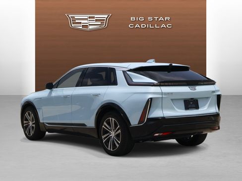 Certified 2024 Cadillac Lyriq Luxury RWD image 3