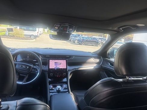 Used 2023 Jeep Grand Cherokee Overland image 22