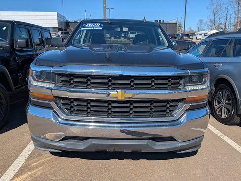 Used 2018 Chevrolet Silverado 1500 LT image 2