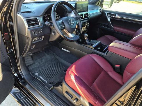 Used 2023 Lexus GX 460 Luxury w/ Accessory Package AWD/4WD image 13