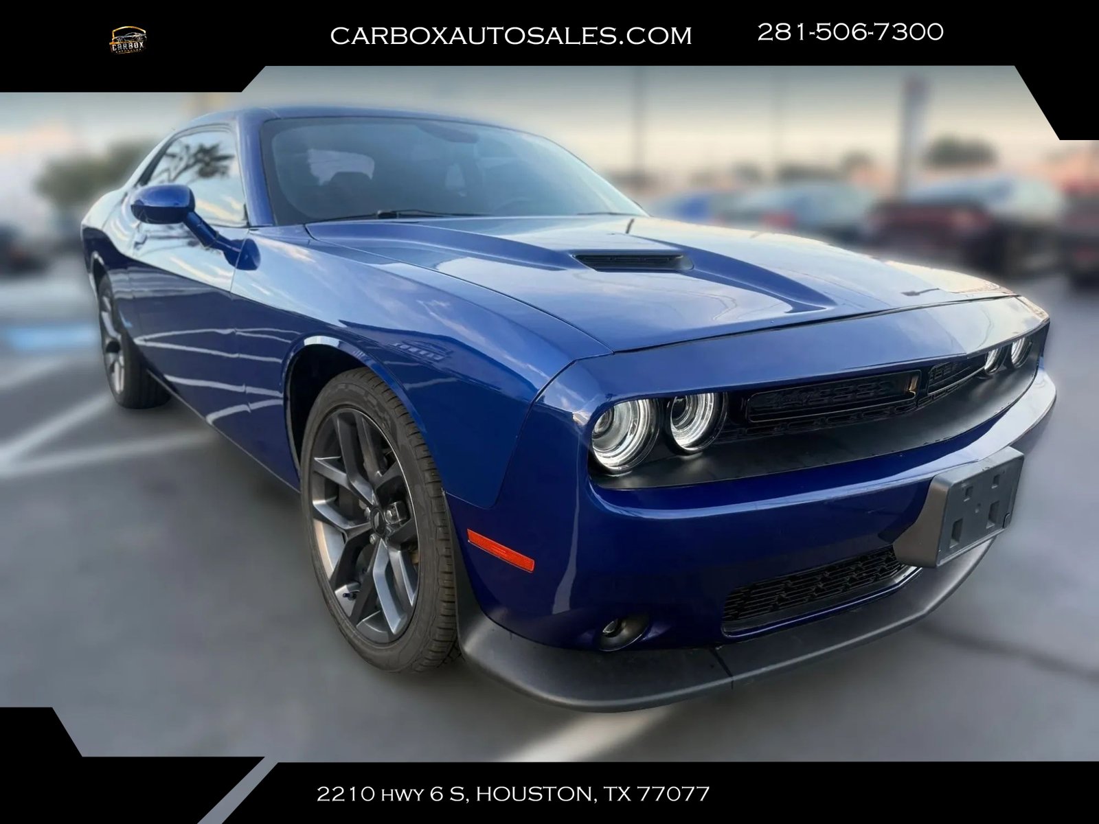 Used 2020 Dodge Challenger SXT w/ Blacktop Package RWD image 7