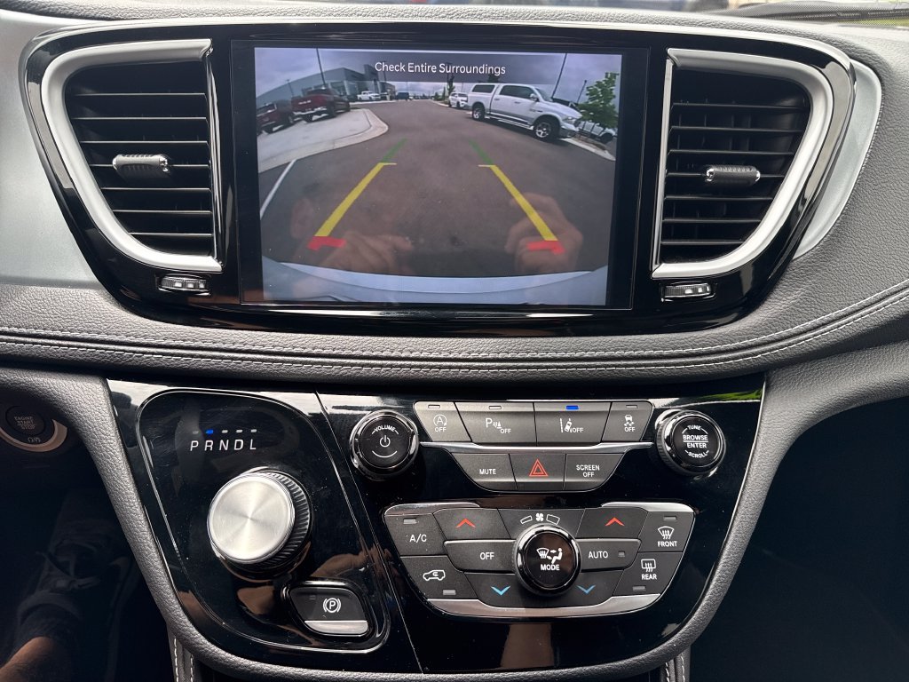 Used 2026 Chrysler Pacifica Limited AWD/4WD image 20