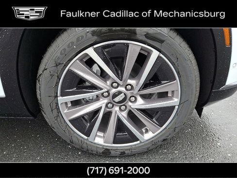 Used 2026 Cadillac Vistiq Sport w/ LPO, Floor Liner Package AWD/4WD image 9