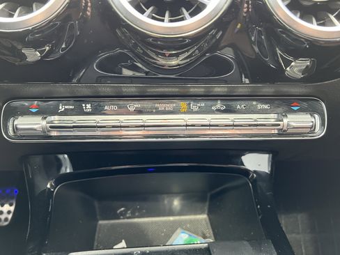 Used 2020 Mercedes-Benz CLA 250 4MATIC image 30