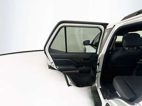 Used 2025 Toyota 4Runner SR5 AWD/4WD image 26