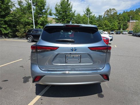 Used 2021 Toyota Highlander Platinum AWD/4WD image 4