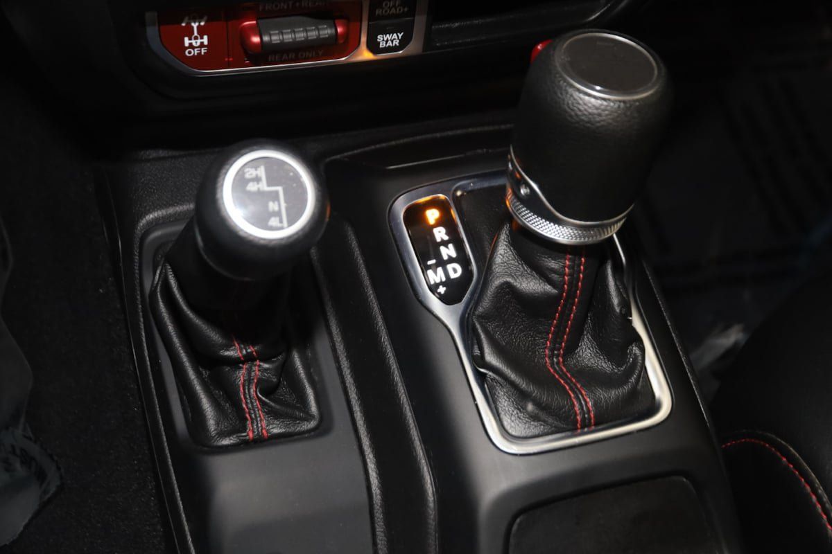 Used 2022 Jeep Gladiator Rubicon w/ Cold Weather Group AWD/4WD image 7