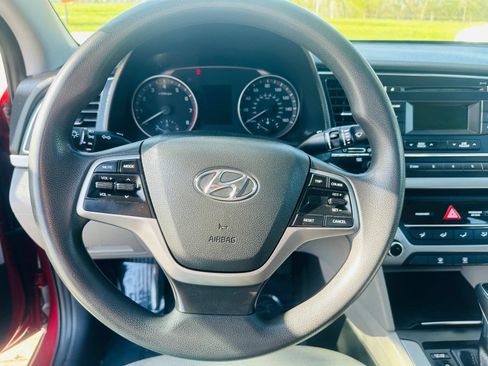 Used 2017 Hyundai Elantra SE FWD image 13