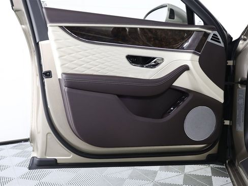 New 2026 Bentley Flying Spur Plug-In Hybrid image 21