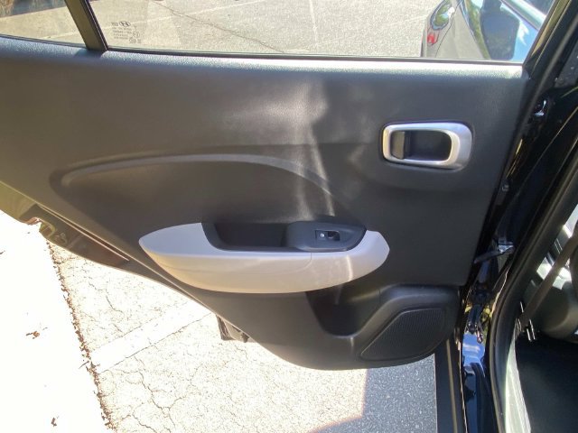 Used 2024 Hyundai Venue SEL FWD image 10