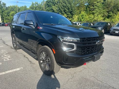 Used 2023 Chevrolet Tahoe Z71 w/ Luxury Package AWD/4WD image 3