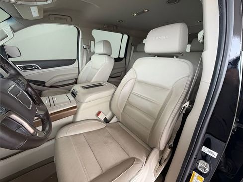 Used 2019 GMC Yukon XL Denali image 28