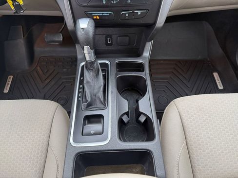 Used 2017 Ford Escape SE image 15