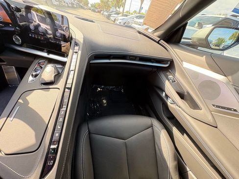 Used 2022 Chevrolet Corvette Stingray Preferred Conv w/ Z51 Performance Package RWD image 15
