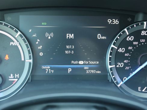 Used 2020 Toyota Highlander XLE AWD/4WD image 44