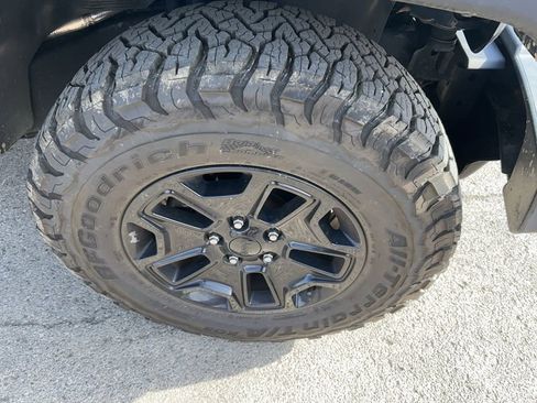 Used 2018 Jeep Wrangler Unlimited Sport AWD/4WD image 17
