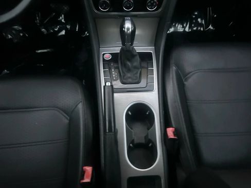 Used 2014 Volkswagen Passat TDI SE FWD image 24