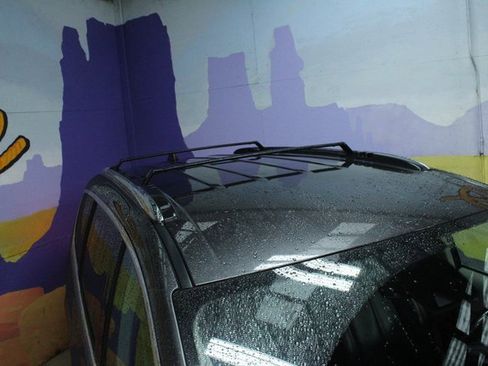 Used 2021 Chrysler Pacifica Touring-L image 2