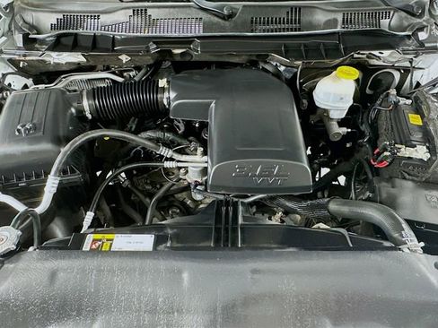 Used 2022 RAM 1500 Classic SLT image 28