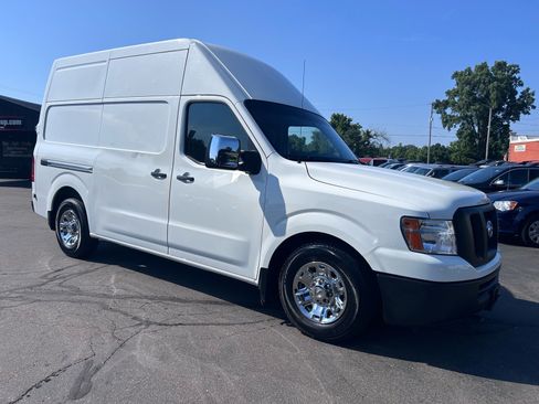 Used 2021 Nissan NV 3500 SV RWD image 1