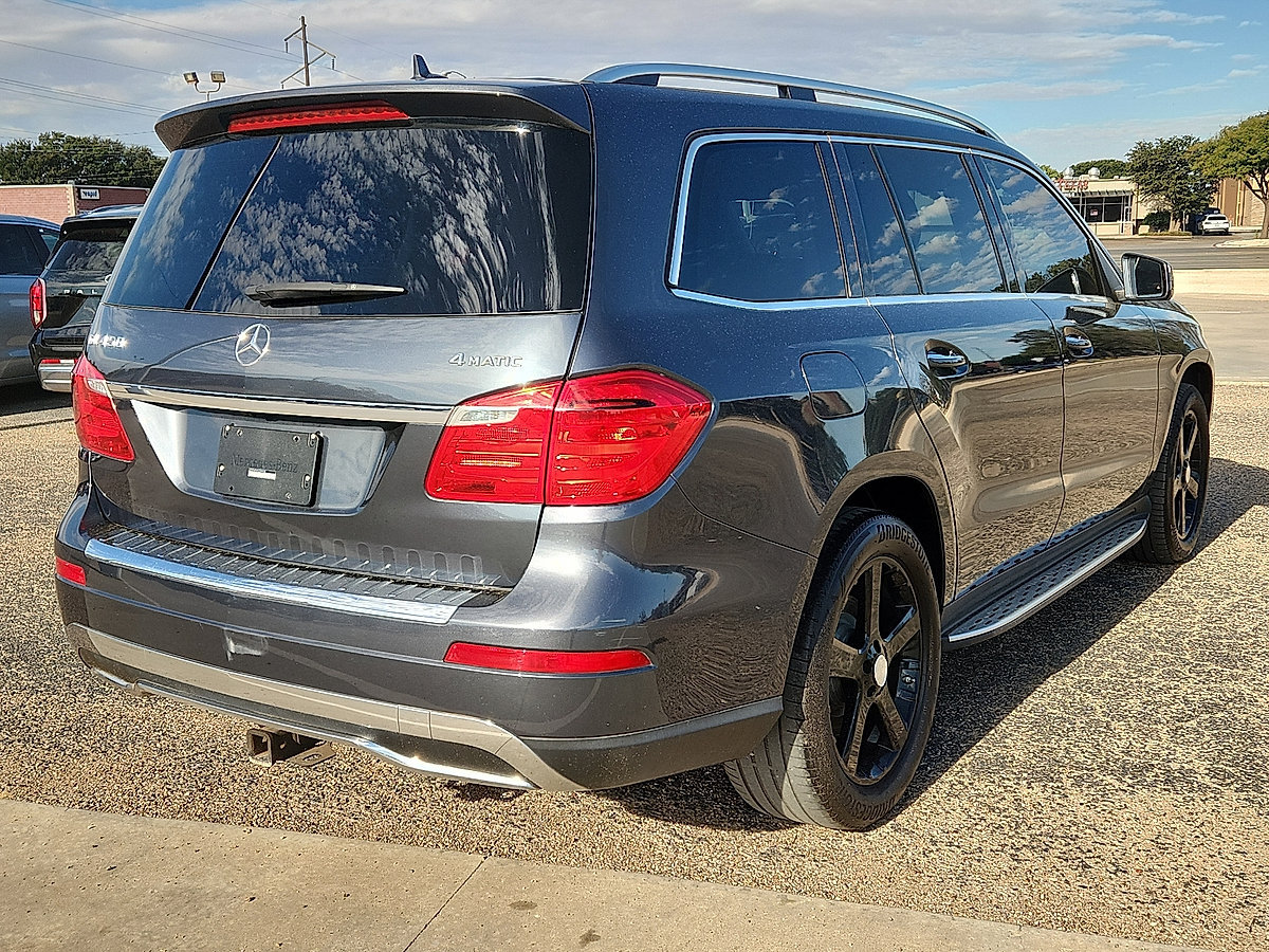 Used 2015 Mercedes-Benz GL 450 4MATIC w/ Lane Tracking Package image 4