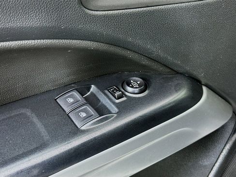 Used 2022 Chevrolet Colorado LT w/ Fleet Safety Package RWD image 17