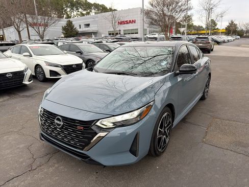 Used 2024 Nissan Sentra SR w/ SR Premium Package image 3