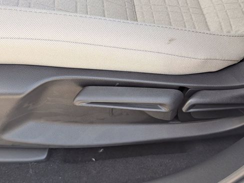 New 2026 Honda HR-V LX image 12