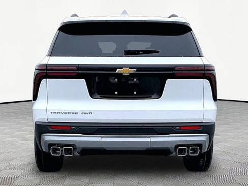 New 2026 Chevrolet Traverse LT w/ Driver Confidence Package image 5