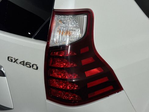 Used 2022 Lexus GX 460 Premium w/ Accessory Package image 33