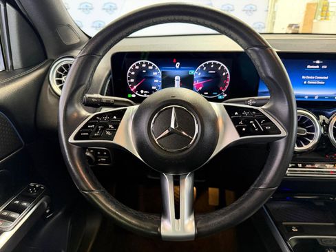 Used 2025 Mercedes-Benz GLB 250 4MATIC image 31
