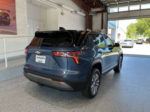 New 2026 Chevrolet Equinox LT w/ Convenience Package II FWD image 11
