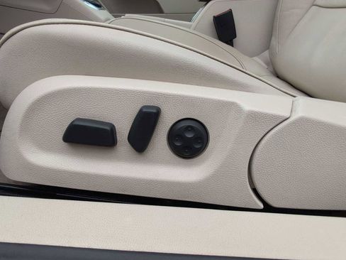 Used 2013 Volkswagen Eos Lux image 17