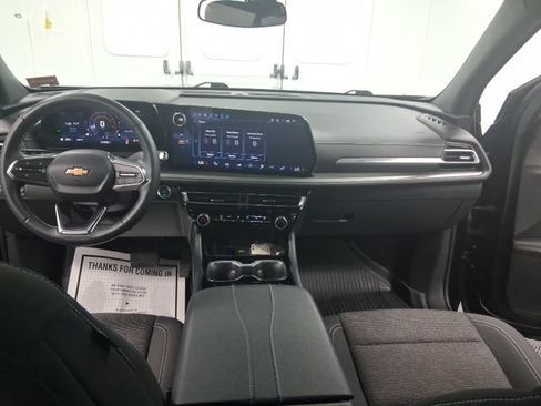 Used 2025 Chevrolet Traverse LT AWD/4WD image 34