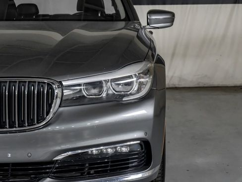 Used 2017 BMW 740i xDrive image 41