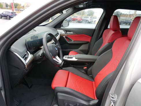 New 2025 BMW X1 xDrive28i w/ Technology Package image 17