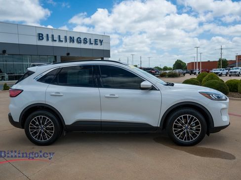 Used 2022 Ford Escape SEL w/ Technology Package FWD image 8