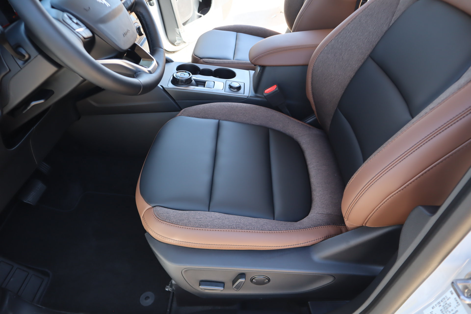 New 2026 Ford Bronco Sport Outer Banks w/ Outer Banks Tech Package+ AWD/4WD image 12