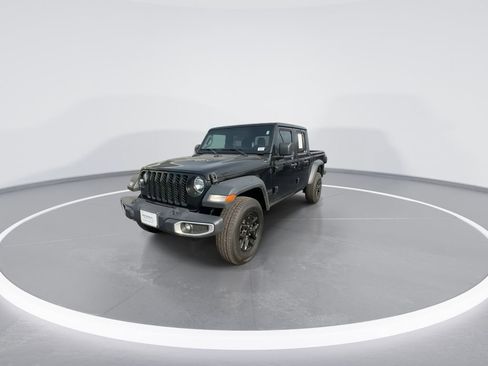 Used 2021 Jeep Gladiator Sport AWD/4WD image 4