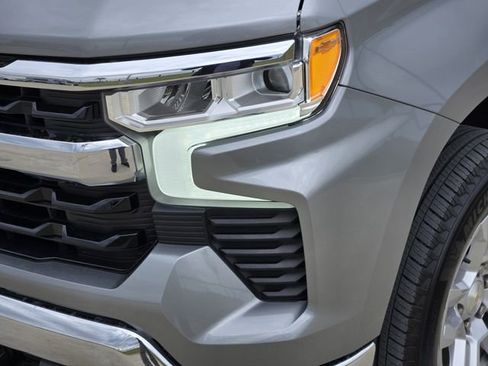 Used 2024 Chevrolet Silverado 1500 LT AWD/4WD image 9
