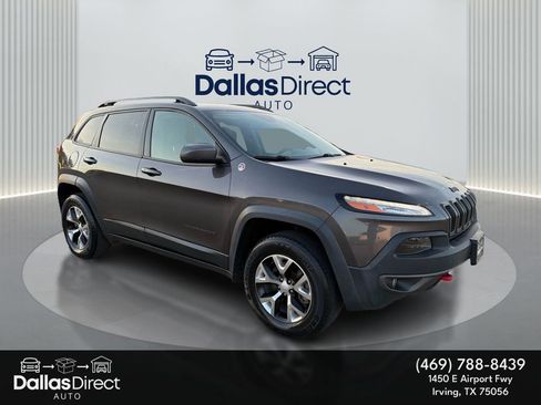 Used 2018 Jeep Cherokee Trailhawk w/ Quick Order Package 27L image 2