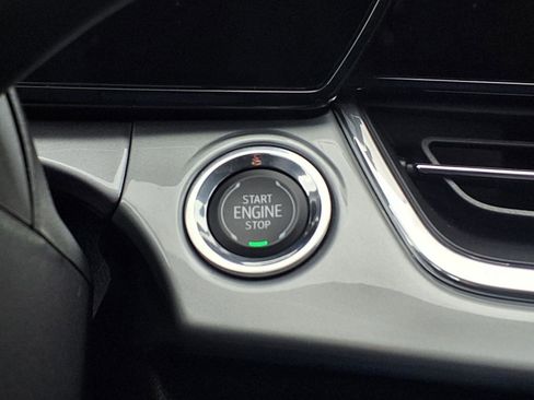 Used 2025 Chevrolet Trax LT image 16