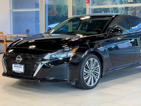 Used 2023 Nissan Altima 2.5 SL AWD/4WD image 3