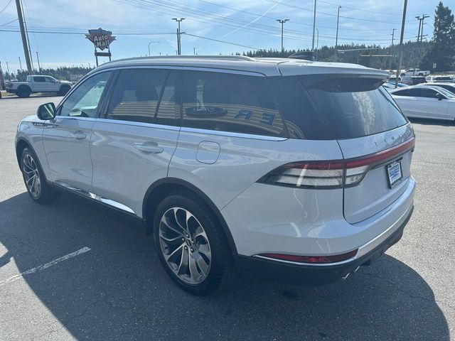 Used 2025 Lincoln Aviator Reserve AWD/4WD image 4