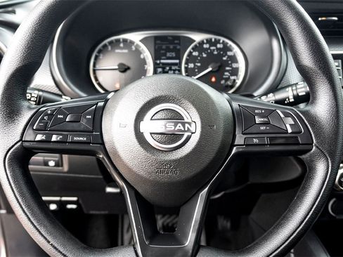 Used 2025 Nissan Kicks Play S image 17