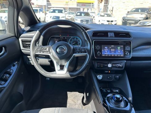Used 2018 Nissan Leaf SV image 17
