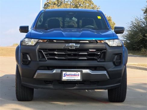 Used 2023 Chevrolet Colorado Trail Boss w/ Technology Package image 2